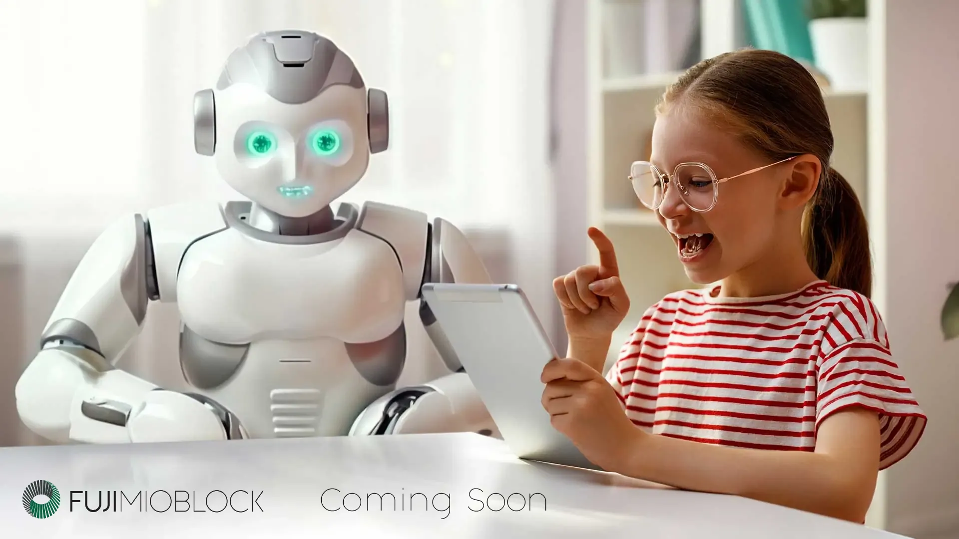 Bir robotla etkileşim kuran çocuk; FUJIMIOBLOCK yakında.